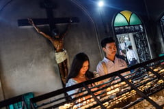 Filipino Catholics feel the love through faith