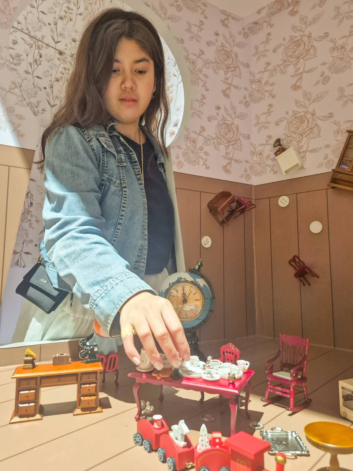 BECOME Alice and pretend that you are a giant.