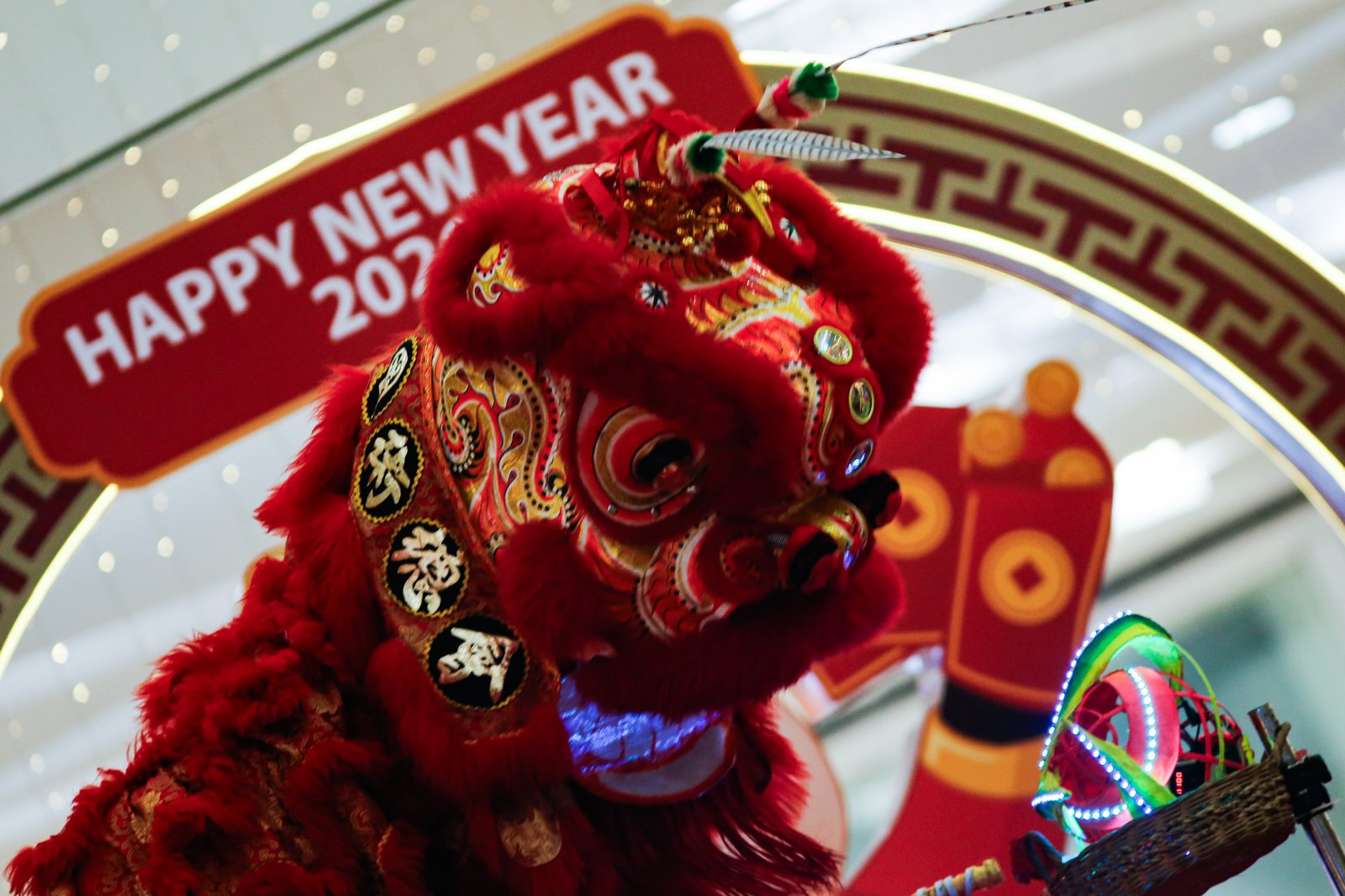 Members of the Philippine LingNam Athletic Federation perform traditional Chinese martial arts during SM City San Lazaro’s “Grand Lucky Dance” on Sunday, 15 February 2026, drawing crowds of shoppers as Manila marks the height of Lunar New Year celebrations.