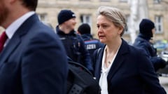UK mulls Russia sanctions over Navalny poisoning