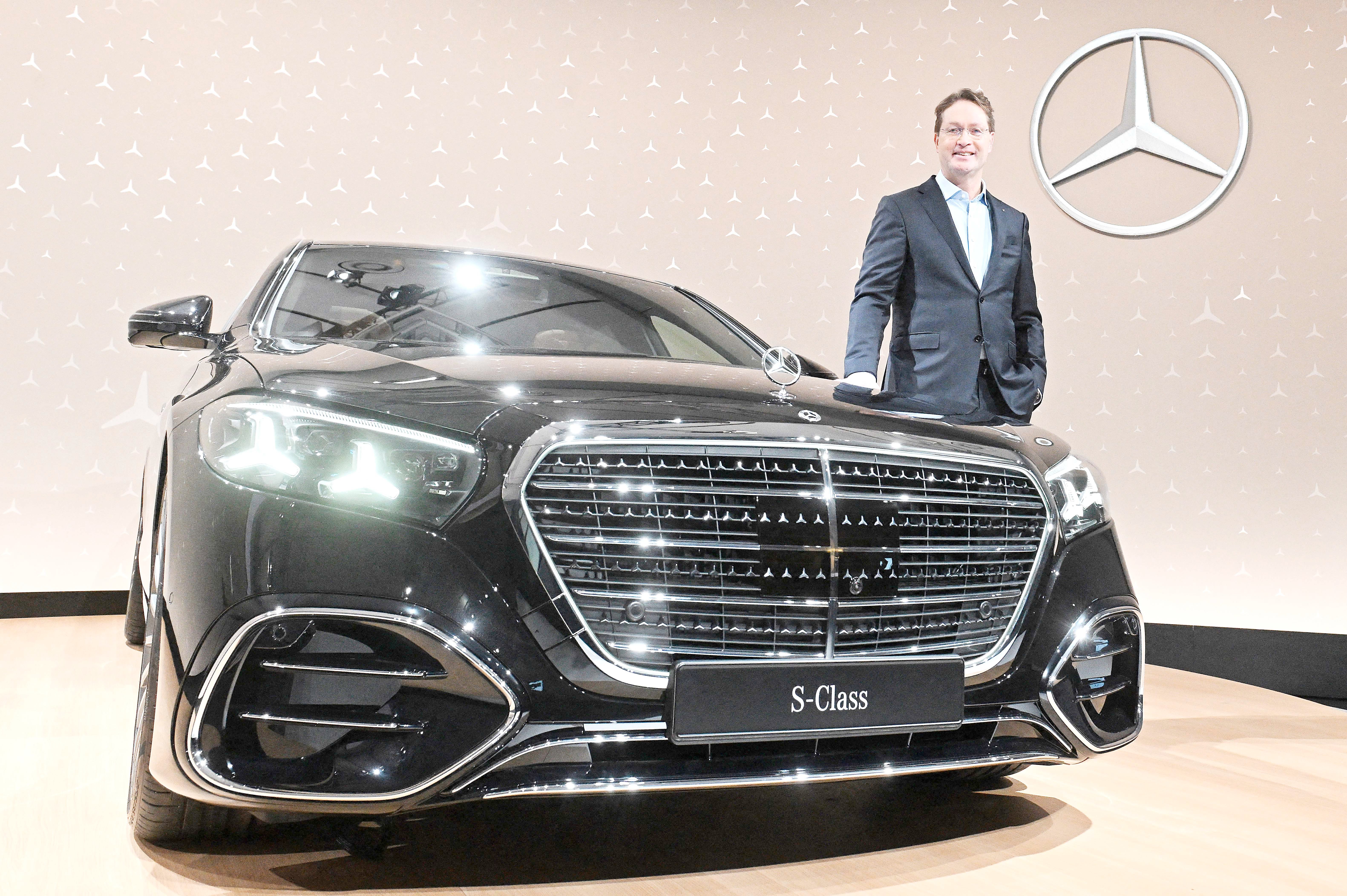 Mercedes-Benz profit slides as China sales drop
