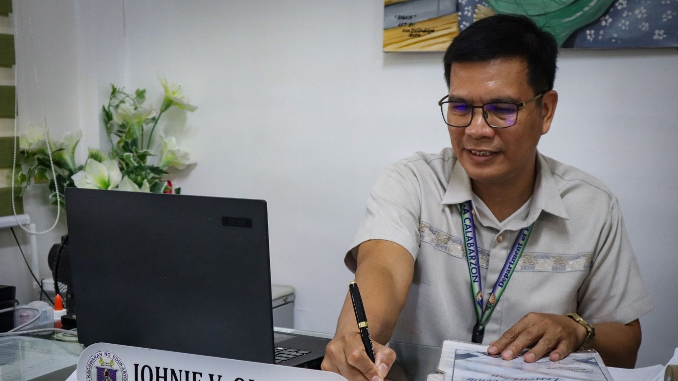 Talim Island netizens reap PLDT, Google’s laser technology
