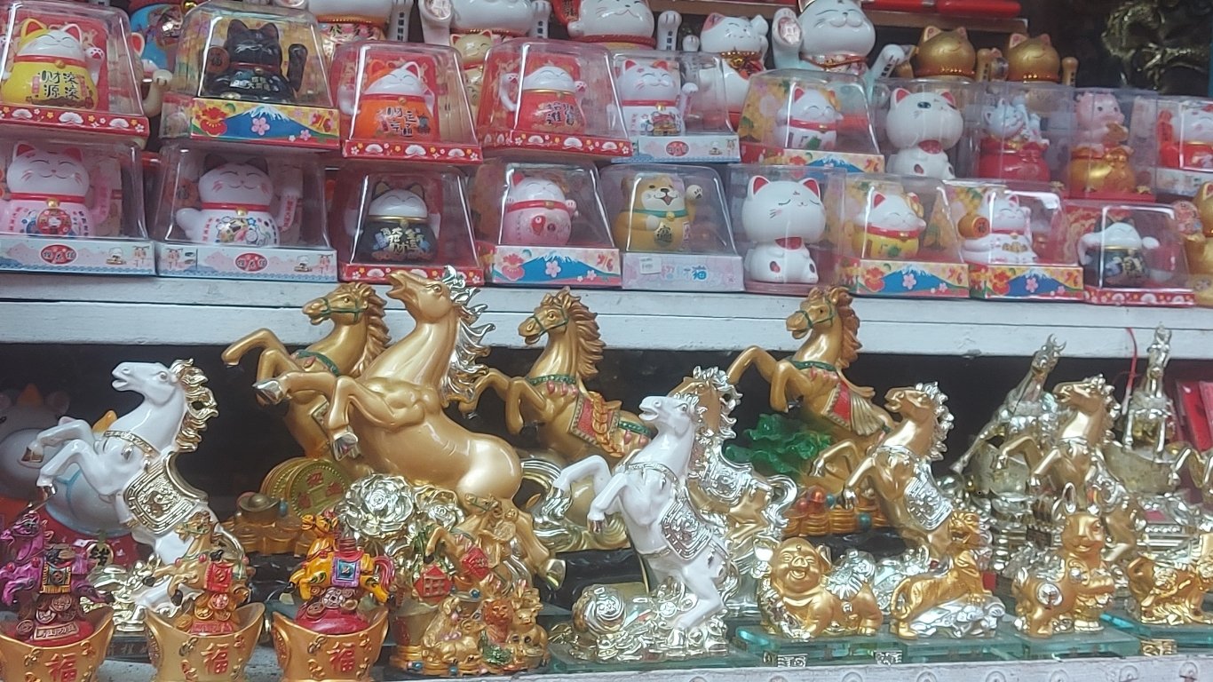 Year of the Fire Horse: Lunar New Year eve preparations