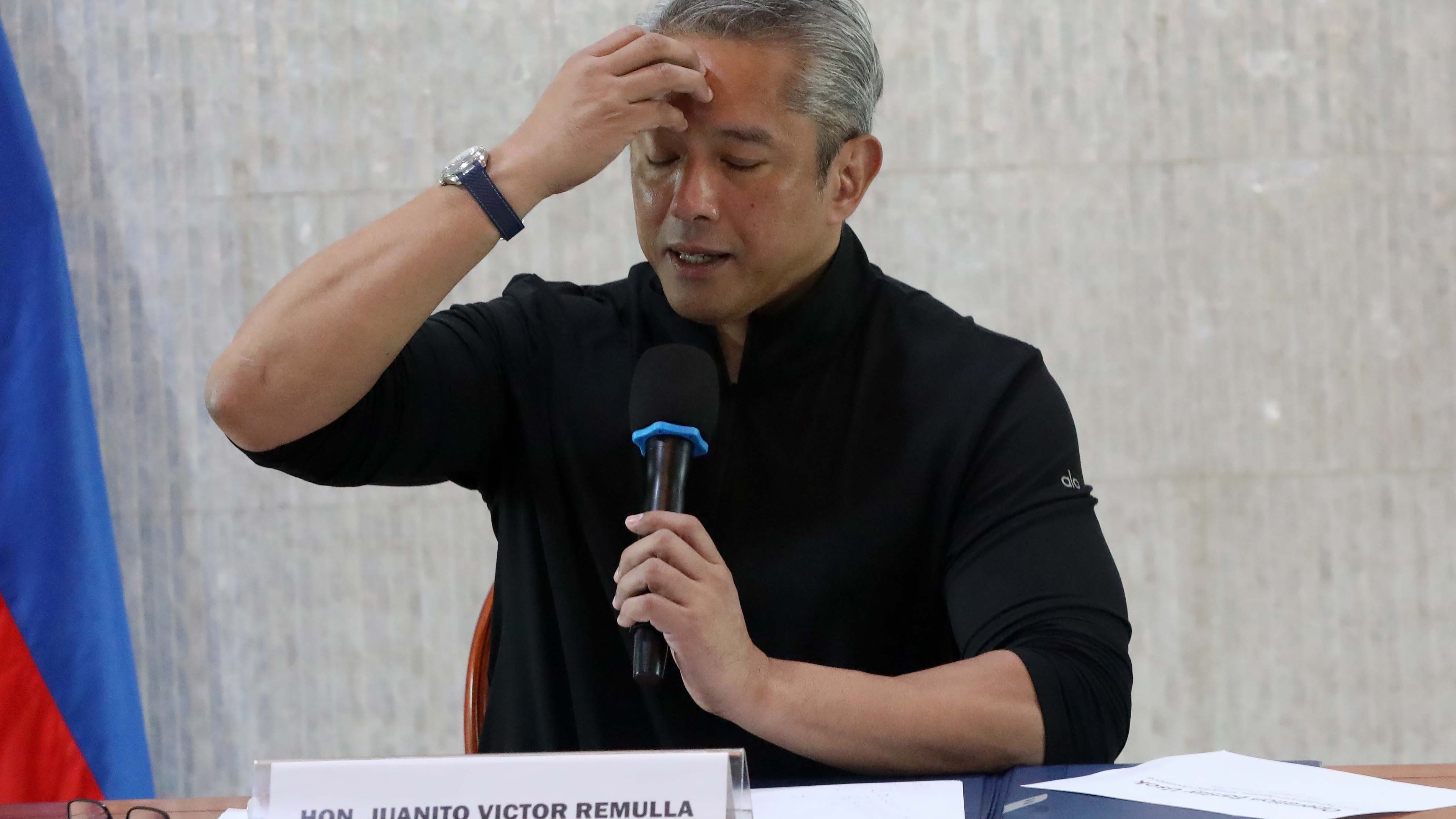Jonvic Remulla warns illegal cigarette traders: Raids in palengkes to start next week