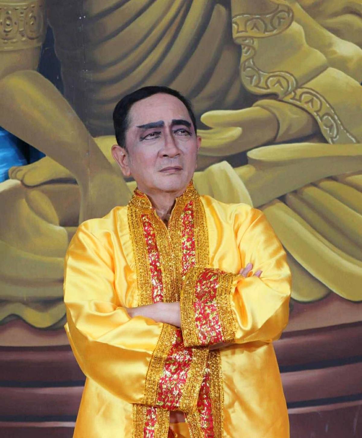 RONALD Diola as King.