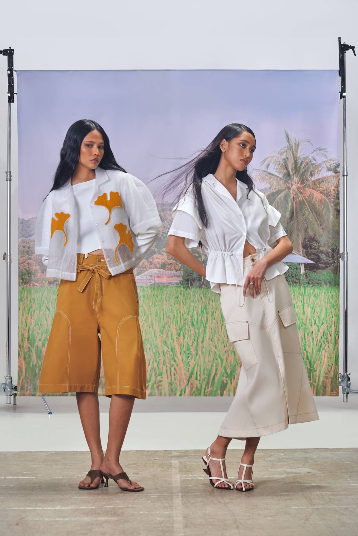 ‘UNTRAJÉ’ represents an abstraction of the traje de mestiza.