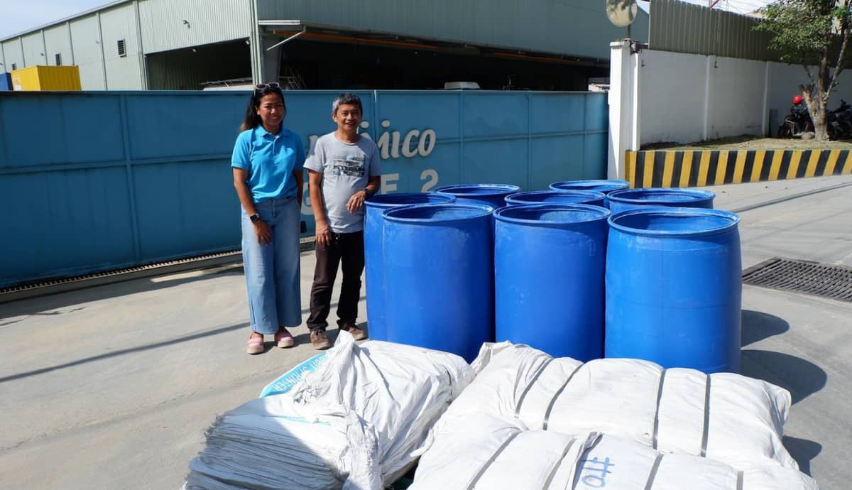 Alongside essential recovery kits, Aboitiz Foods donated 1,500 sacks and water storage drums to ICDRRMO to support clearing operations–helping improve accessibility to impassable areas and ensuring that immediate assistance reaches the hardest-hit communities in Iligan.