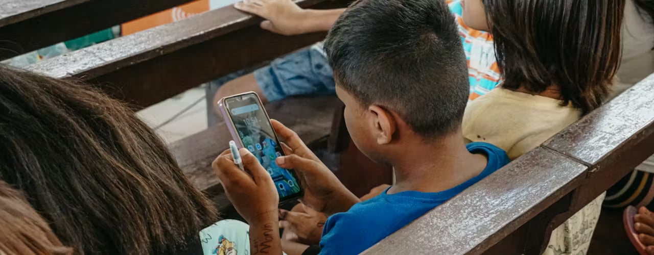 Palace studying limits on minors’ social media use amid teen pregnancy rise