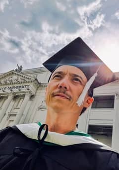 EPY Quizon fulfills promise to complete his education.