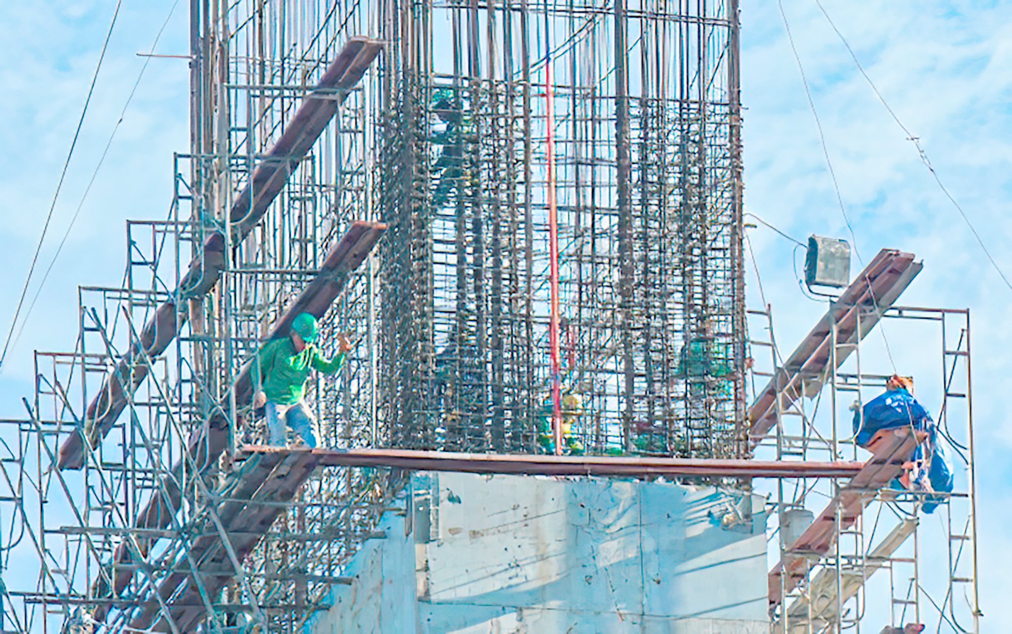 Construction value jumps despite fewer projects