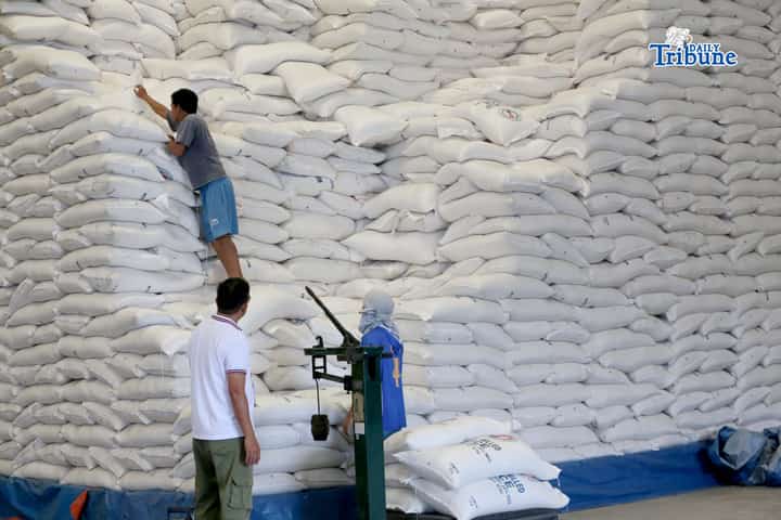 (February 19 2026) Personnel at National Food Authority (NFA) weighing the 20 peso per kilo a President Ferdinand Marcos Jr. rice program, before the beneficiaries arrive to buy rice at NFA warehouse in Valenzuela City, on Thursday February 19 2026, on February 20 the NFA will start an auction of 750, 000 sacks that have been stored at the warehouse in Valenzuela City. The minimum bid for stocks aged three to six months old will start at P25.16 per kilo. On the other hand, the minimum bid for rice stocks that are 18 months old is P22.52 per kilo. Photo/Analy Labor
