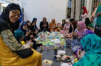 Iftar preparations on second day of Ramadan in Quiapo Mosque