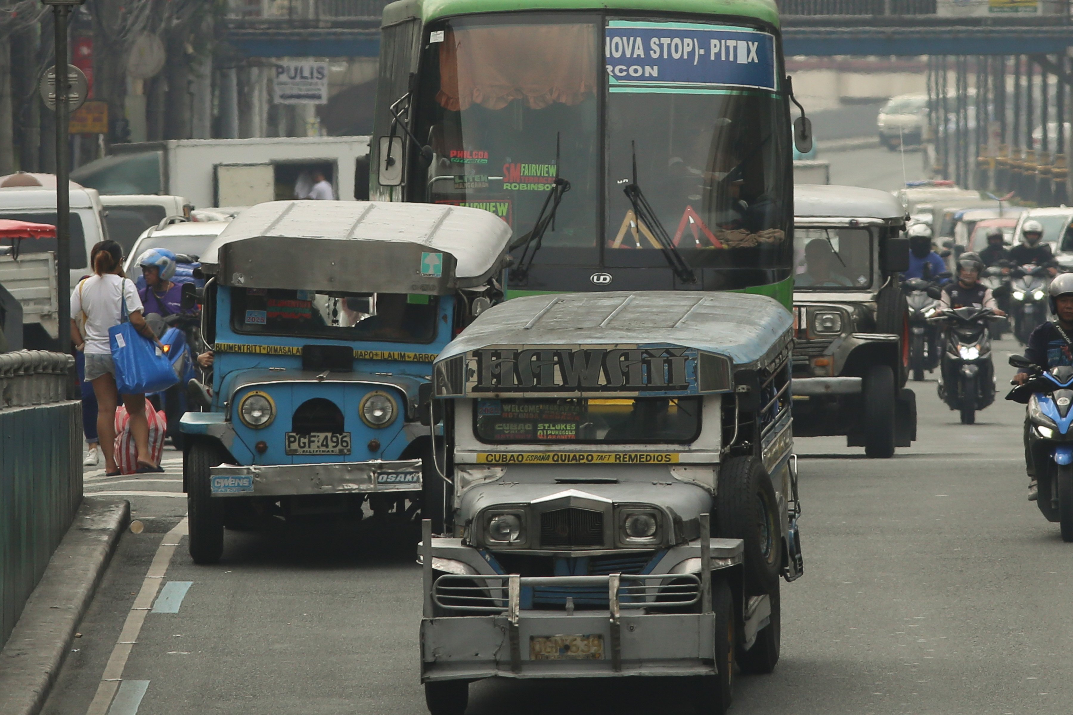 Tigil-pasada, binawi ng mga transport groups
