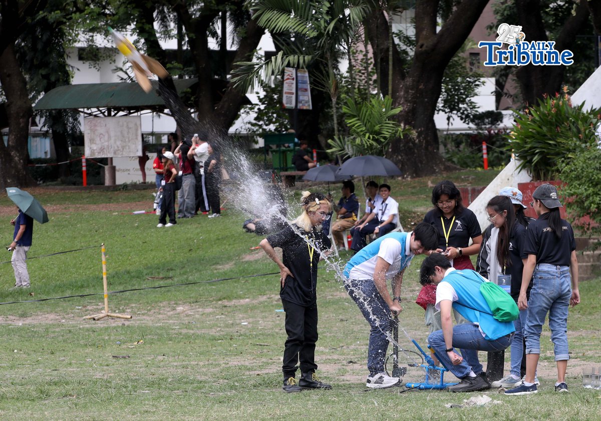 (February 21 2026) High School Student from different school, Member of the UP Astronomical Society hold a water rocket launching, as they participate in the competition held at Sunken Garden in University of the Philippine in Quezon City on Saturday to mark National Astronomy Week 2026. Photo/Analy Labor