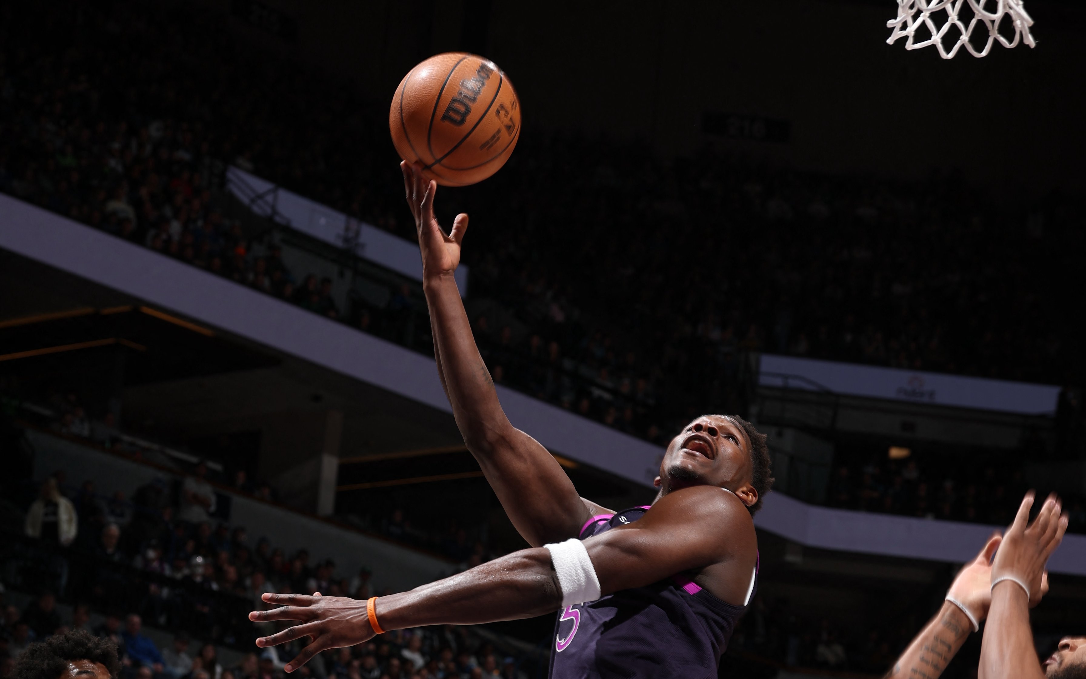 Wolves hand Mavs 10th straight loss