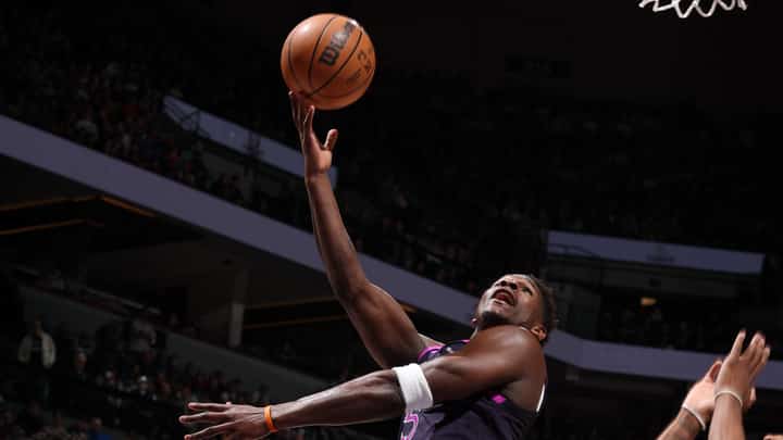 ANTHONY Edwards bangs in 40 points in leading the Minnesota Timberwolves to a 122-111 victory over the skidding Dallas Mavericks in the NBA regular season.