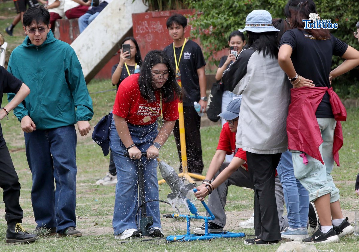(February 21 2026) High School Student from different school, Member of the UP Astronomical Society hold a water rocket launching, as they participate in the competition held at Sunken Garden in University of the Philippine in Quezon City on Saturday to mark National Astronomy Week 2026. Photo/Analy Labor