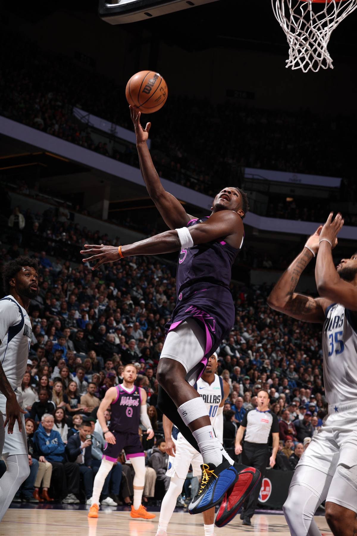 ANTHONY Edwards bangs in 40 points in leading the Minnesota Timberwolves to a 122-111 victory over the skidding Dallas Mavericks in the NBA regular season.