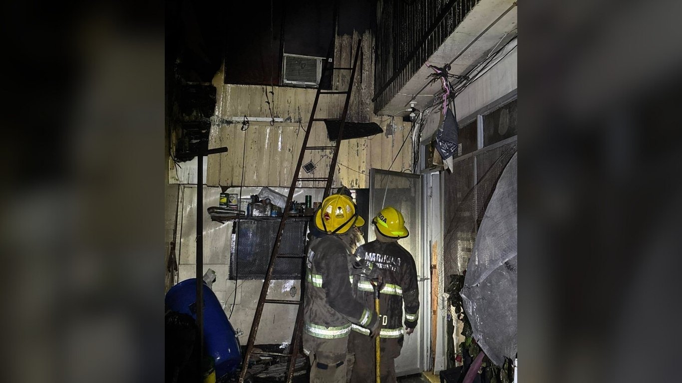 Makati blaze injures 4, leaves families homeless