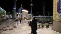Iranian students reprise protest slogans