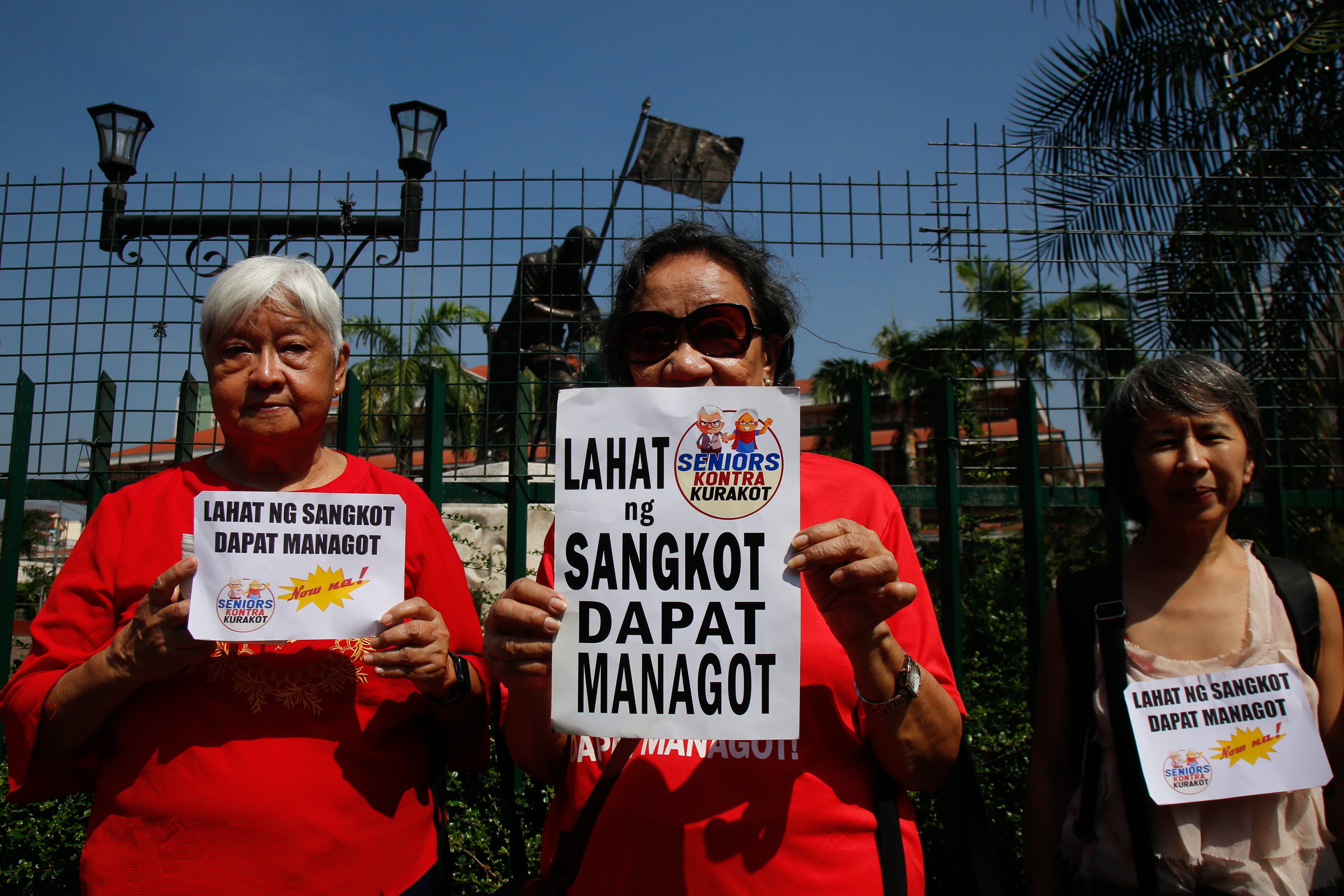 Seniors Kontra Kurakot stages Sunday protest