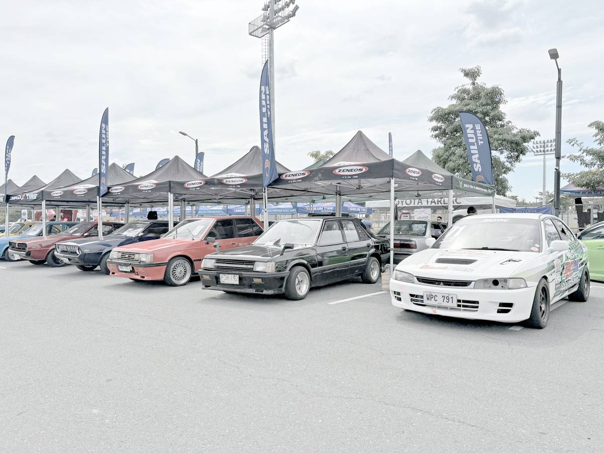 FROM the ground Aside from flying objects and other stuff from the skies, attendees also enjoyed car show displays where some are for sale.