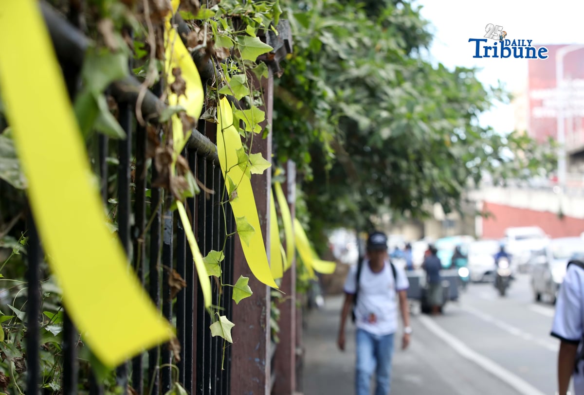 Yellow ribbons along EDSA