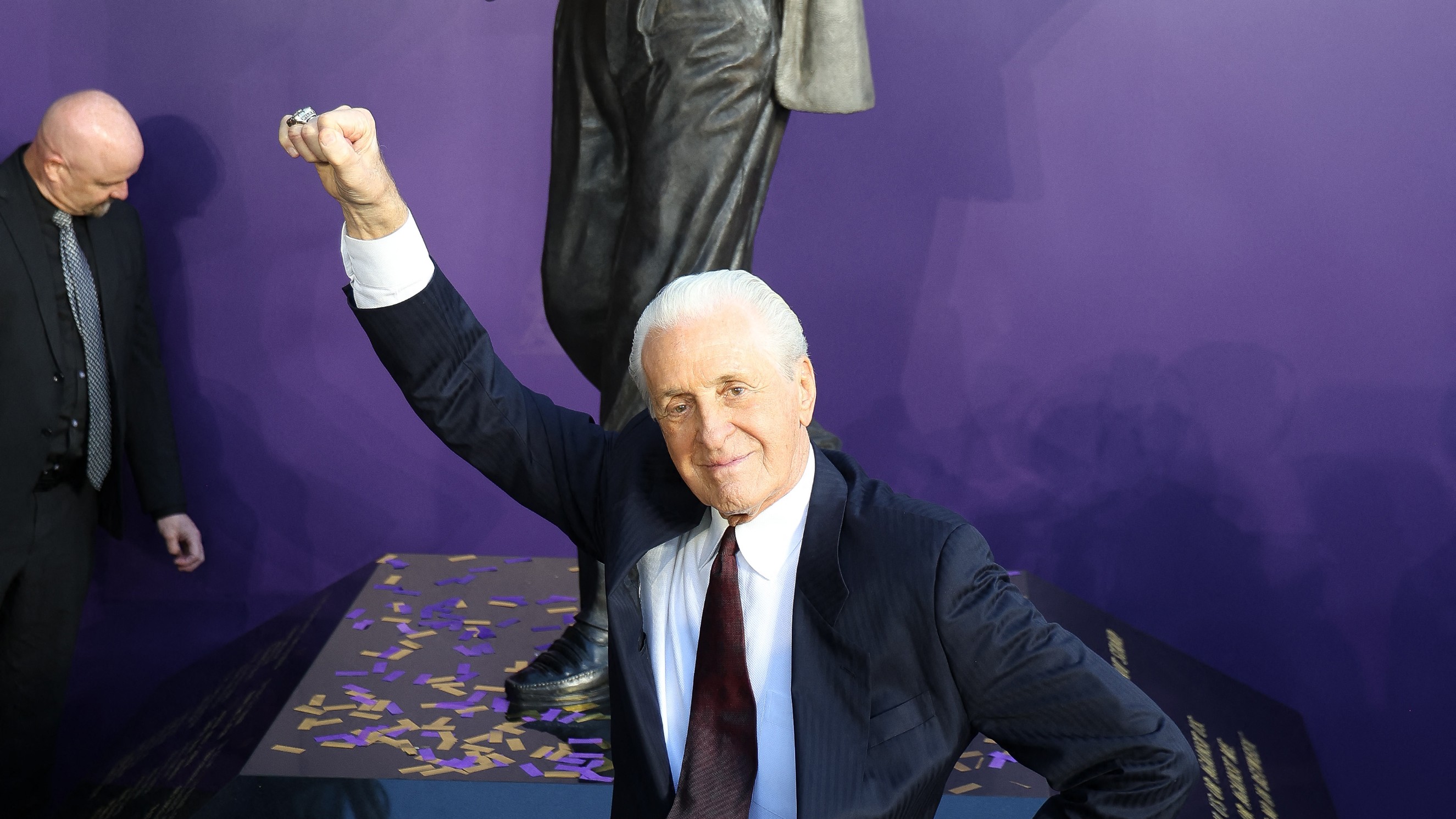 Lakers honor Showtime mastermind