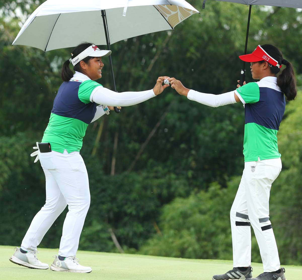 MONA and Lisa Sarines are expected to make their presence felt when they see action in the 2026 Philippine Ladies Open at the Manila Golf and Country Club starting Tuesday.