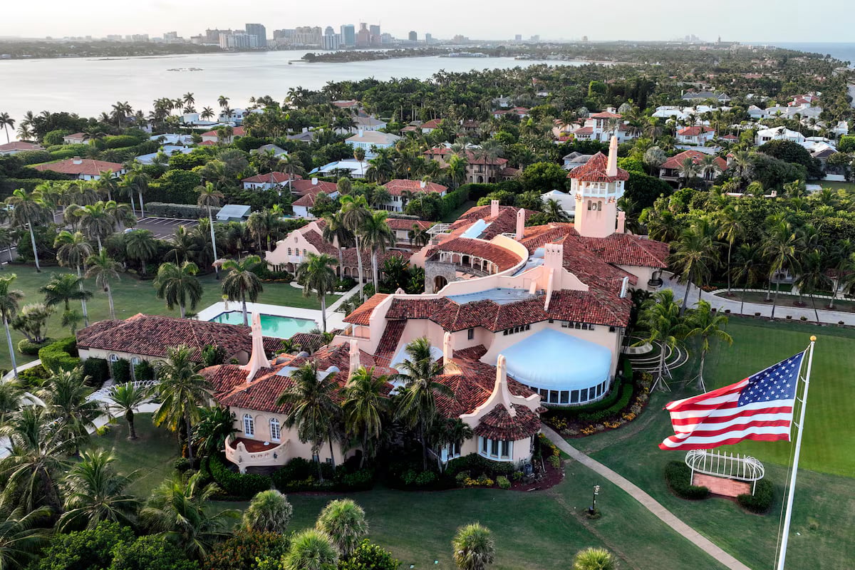 Secret Service shoot dead Trump estate intruder