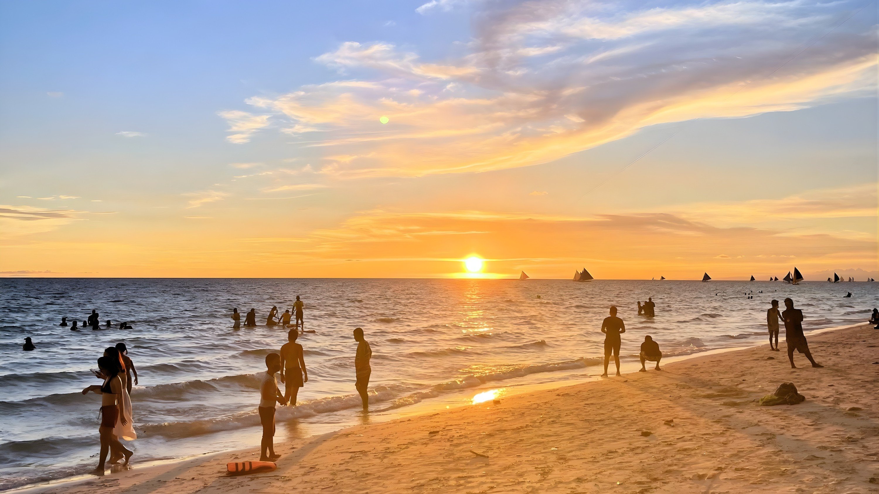 Boracay's White Beach lands on Tripadvisor’s 2026 Best of the Best Beaches list