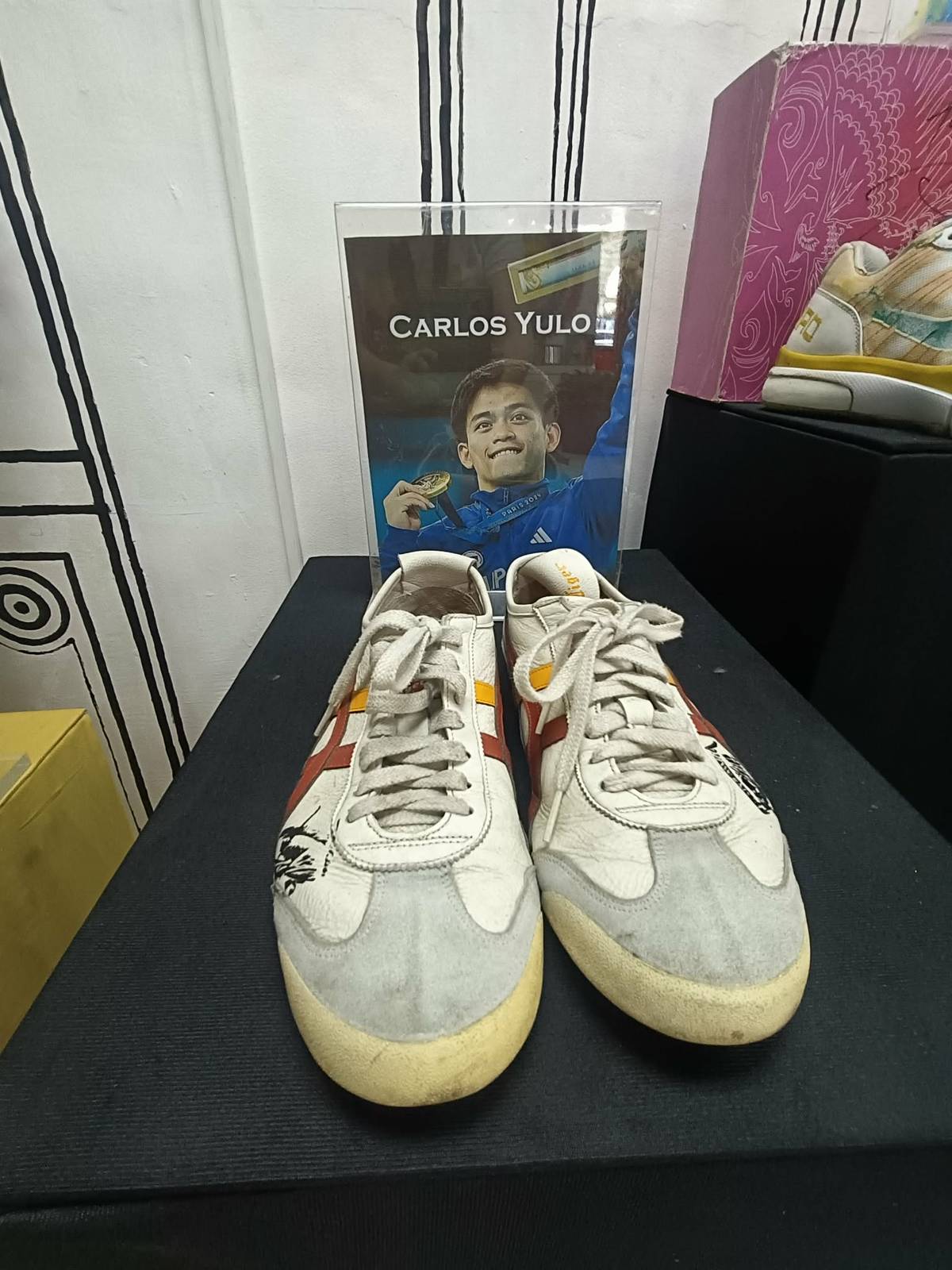 OLYMPIC gold medalist Carlos Yulo’s shoes.