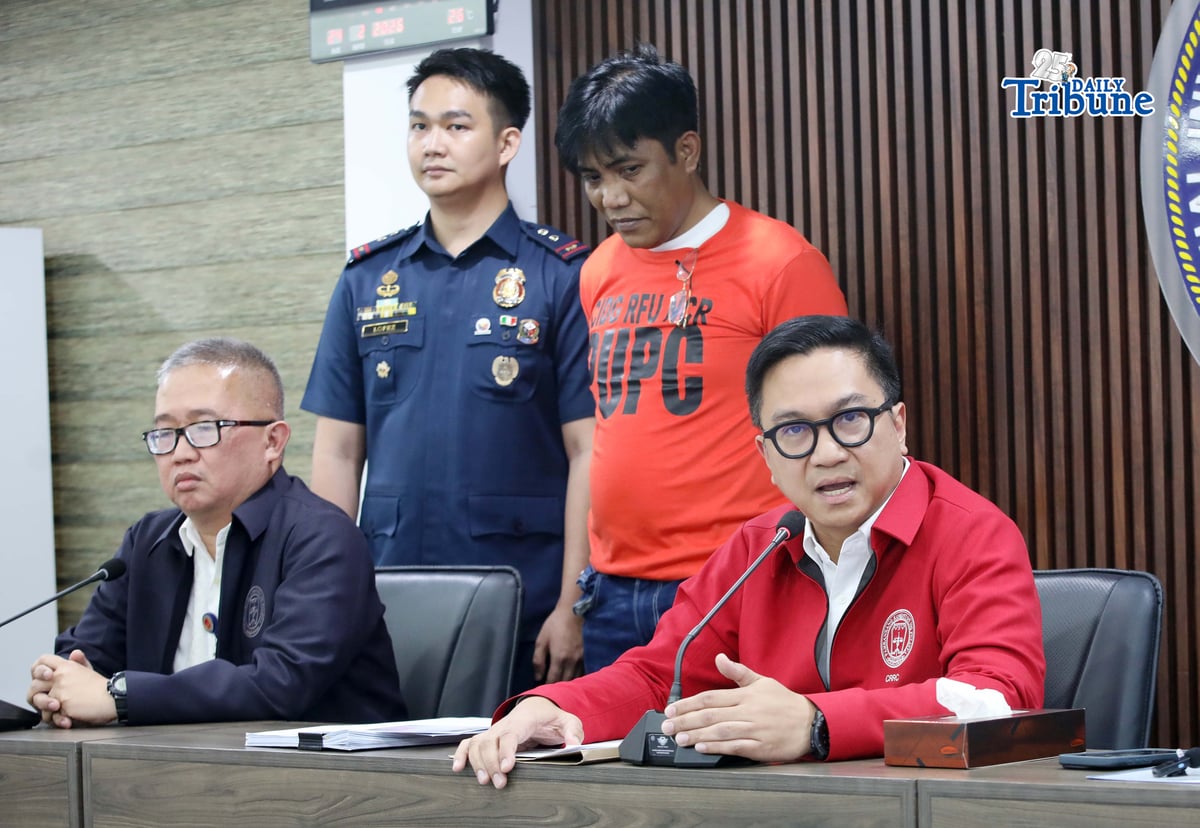 (February 24 2026) National Police Commission (NAPOLCOM) Vice Chairperson and Executive Officer (VCEO) Rafael Calinisan, with CIDG Director, Maj. Gen. Robert Alexander Morico II, present to the media the arrested vlogger Norman Mangusin, also known as Francis Leo Marcos, following his arrest in Pasay. He faces 12 counts of unjust vexation filed by internet personality Mark Jayson Warnakulahewa known as Makagago, during a press conference held at CIDG office in Camp Crame on Tuesday February 24 2026. Photo/Analy Labor