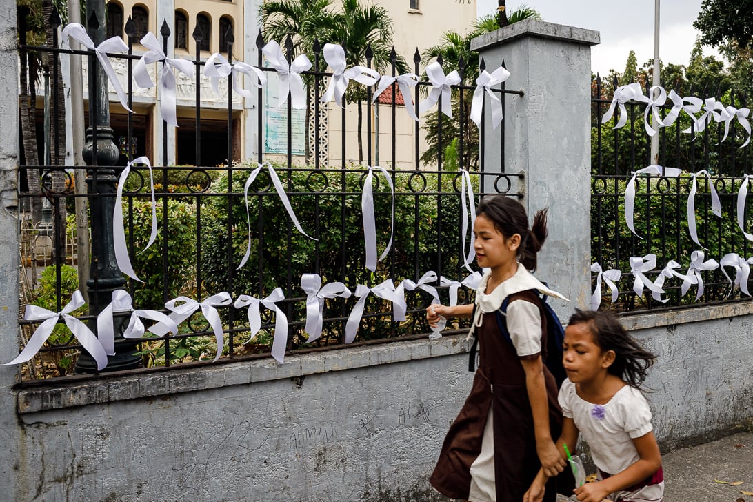 Peace ribbons adorn Sto. Domingo Church ahead of EDSA anniv