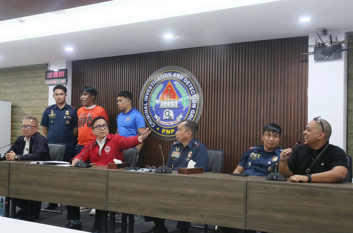 (February 24 2026) National Police Commission (NAPOLCOM) Vice Chairperson and Executive Officer (VCEO) Rafael Calinisan, with CIDG Director, Maj. Gen. Robert Alexander Morico II, present to the media the arrested vlogger Norman Mangusin, also known as Francis Leo Marcos, following his arrest in Pasay. He faces 12 counts of unjust vexation filed by internet personality Mark Jayson Warnakulahewa known as Makagago, during a press conference held at CIDG office in Camp Crame on Tuesday February 24 2026. Photo/Analy Labor