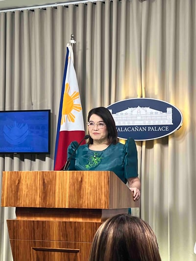 Castro calls corruption 'script' vs Marcos ‘lousy’