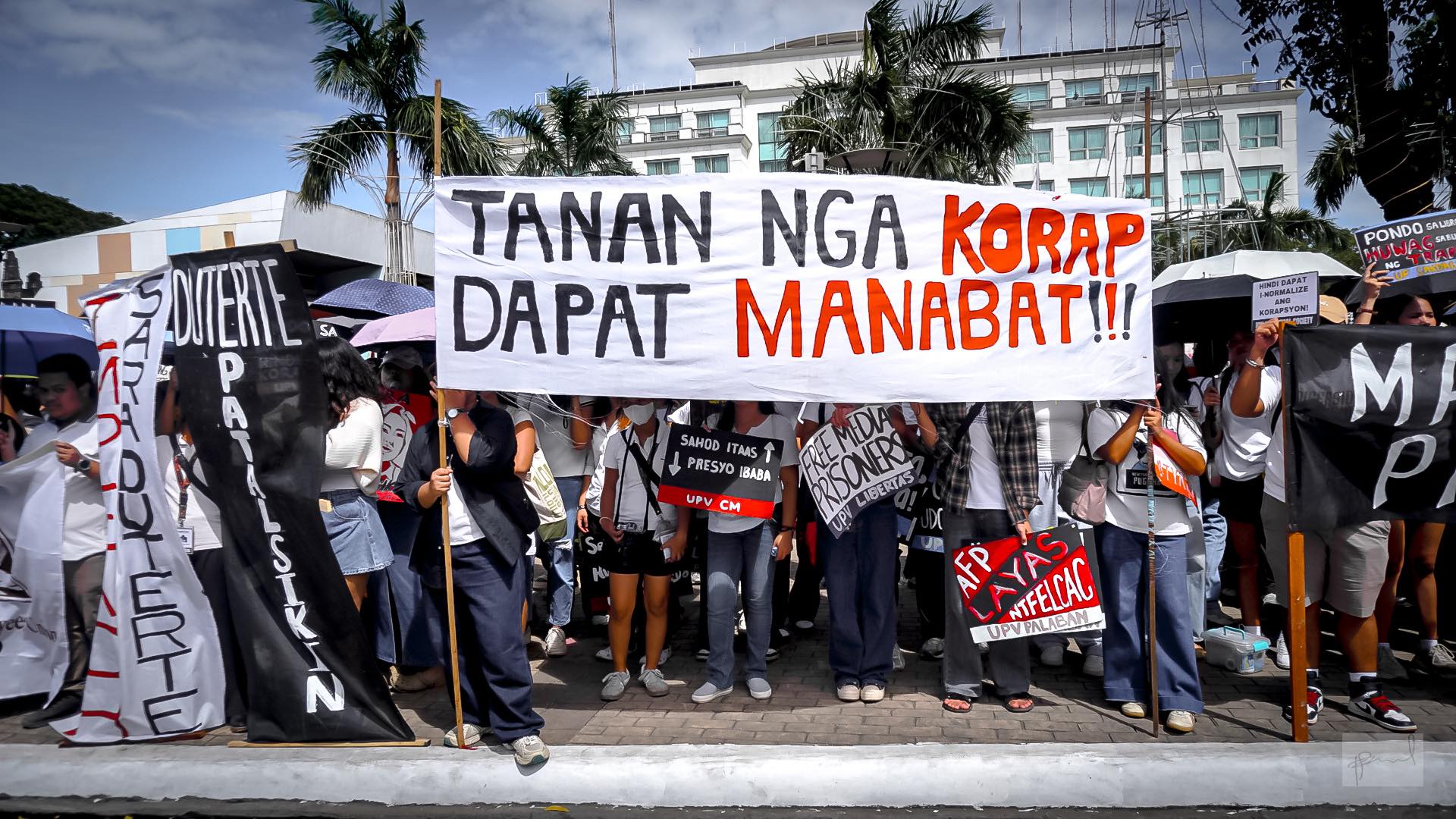 Orderly ‘trillion peso march’ caps peaceful EDSA 40th rites in Iloilo