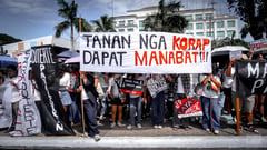 Orderly ‘trillion peso march’ caps peaceful EDSA 40th rites in Iloilo
