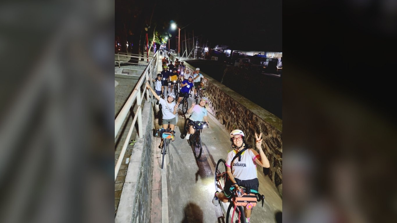 Marikina lights bike lanes to boost mobility