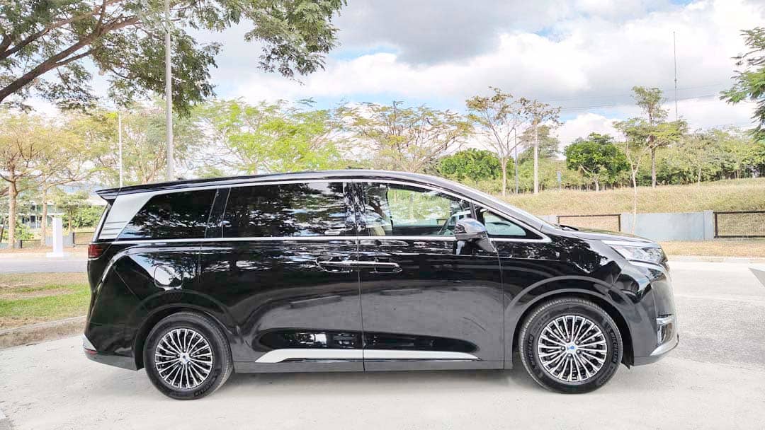 LONG body and 3,110 mm wheelbase give the Denza D9 a larger footprint than rivals such as the Toyota Alphard.