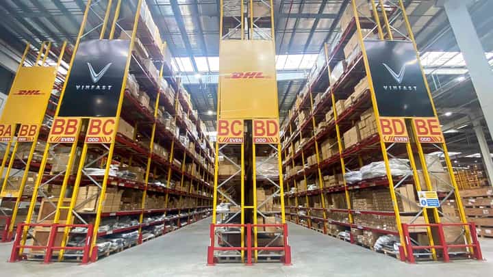 WAREHOUSE shelves at the DHL facility in Santa Rosa hold thousands of genuine VinFast vehicle parts ready for nationwide distribution.