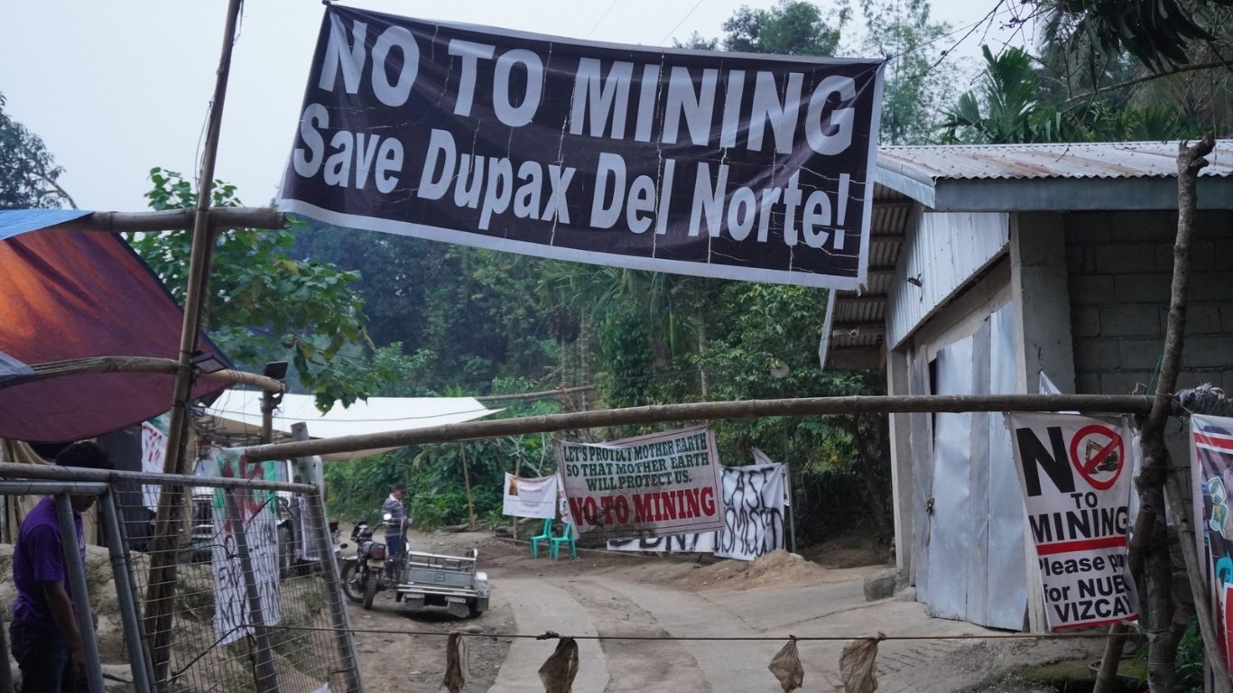 Purok Keon residents protest blocked road