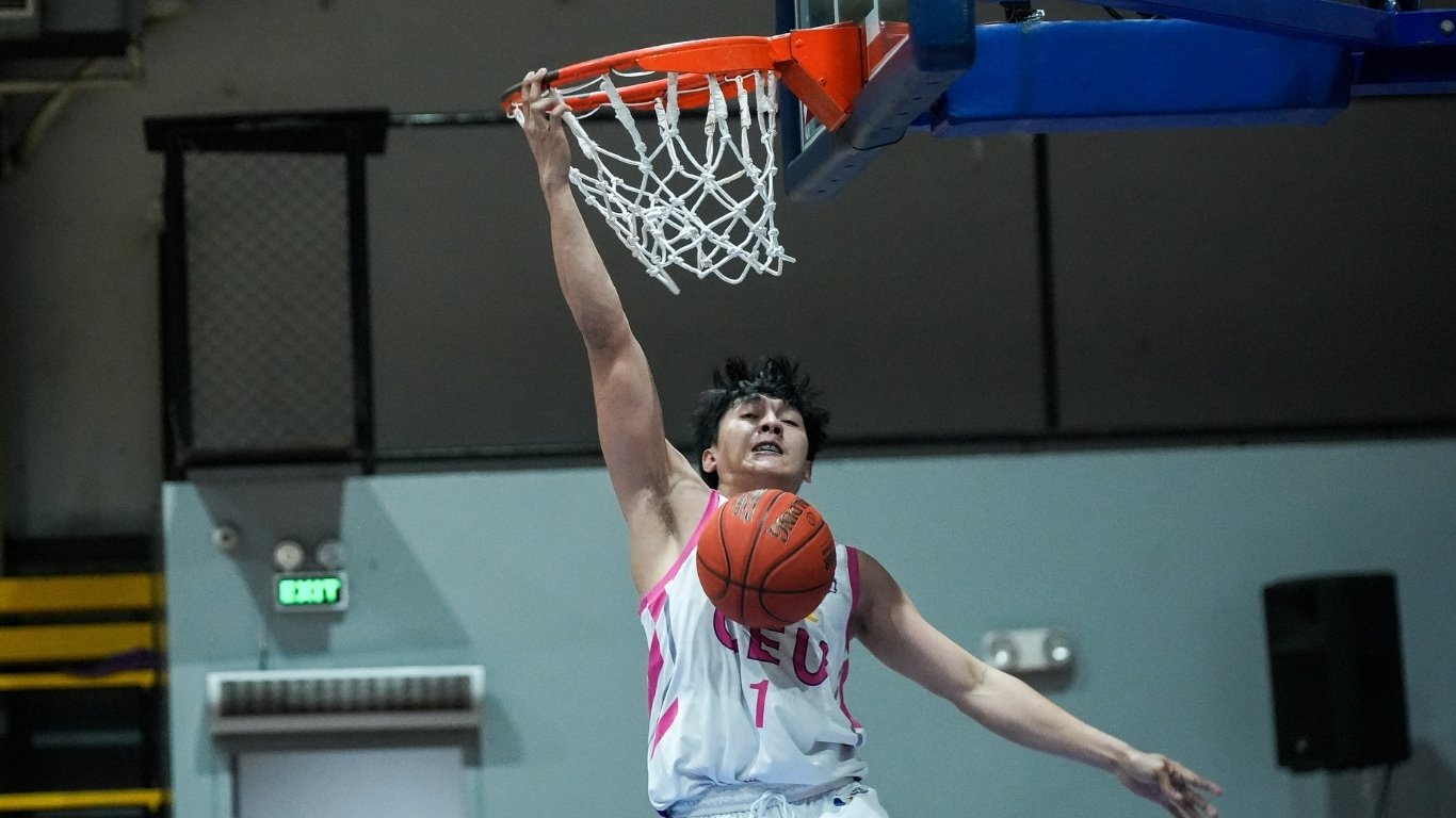 CEU, Olivarez keep hot form