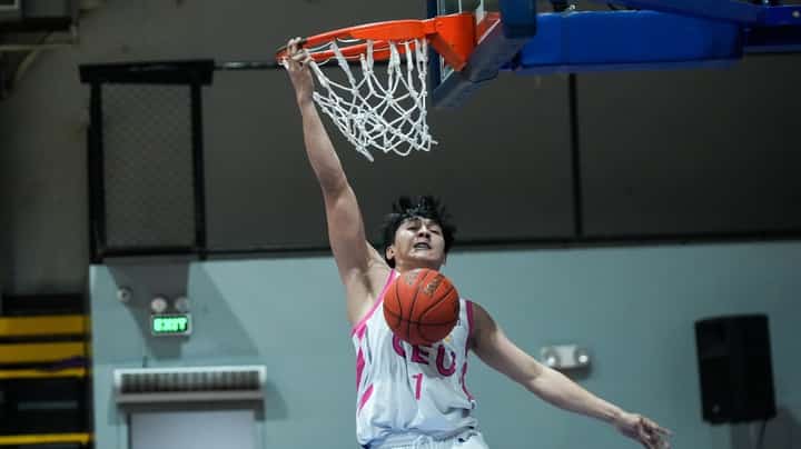 CEU, Olivarez keep hot form
