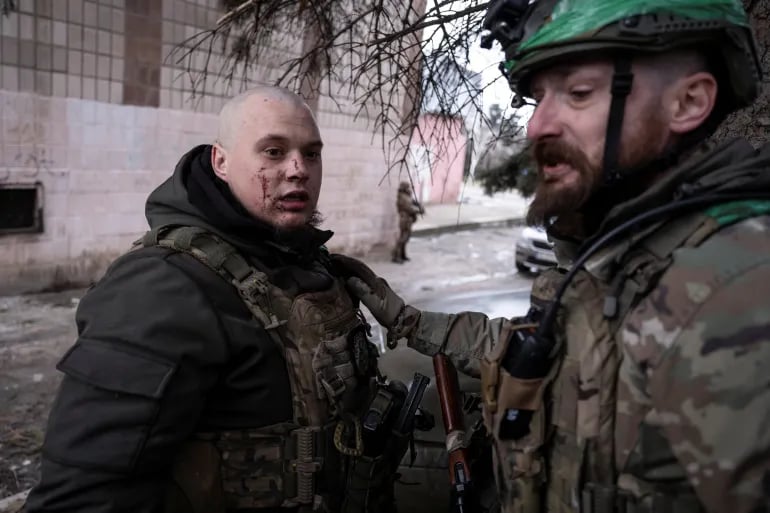 Ukraine hits key Russian oil terminal 