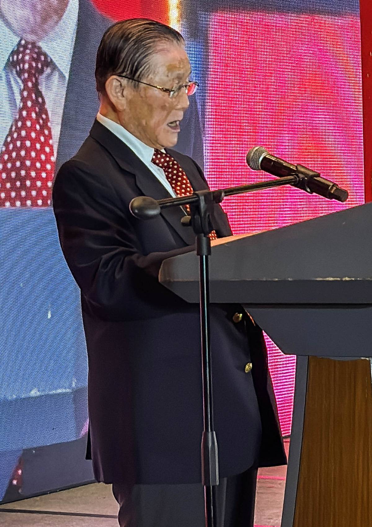 CHINESE General Hospital and Medical Center Chairman of the Board Antonio Tan delivers his welcoming remarks at the thanksgiving dinner of the hospital.