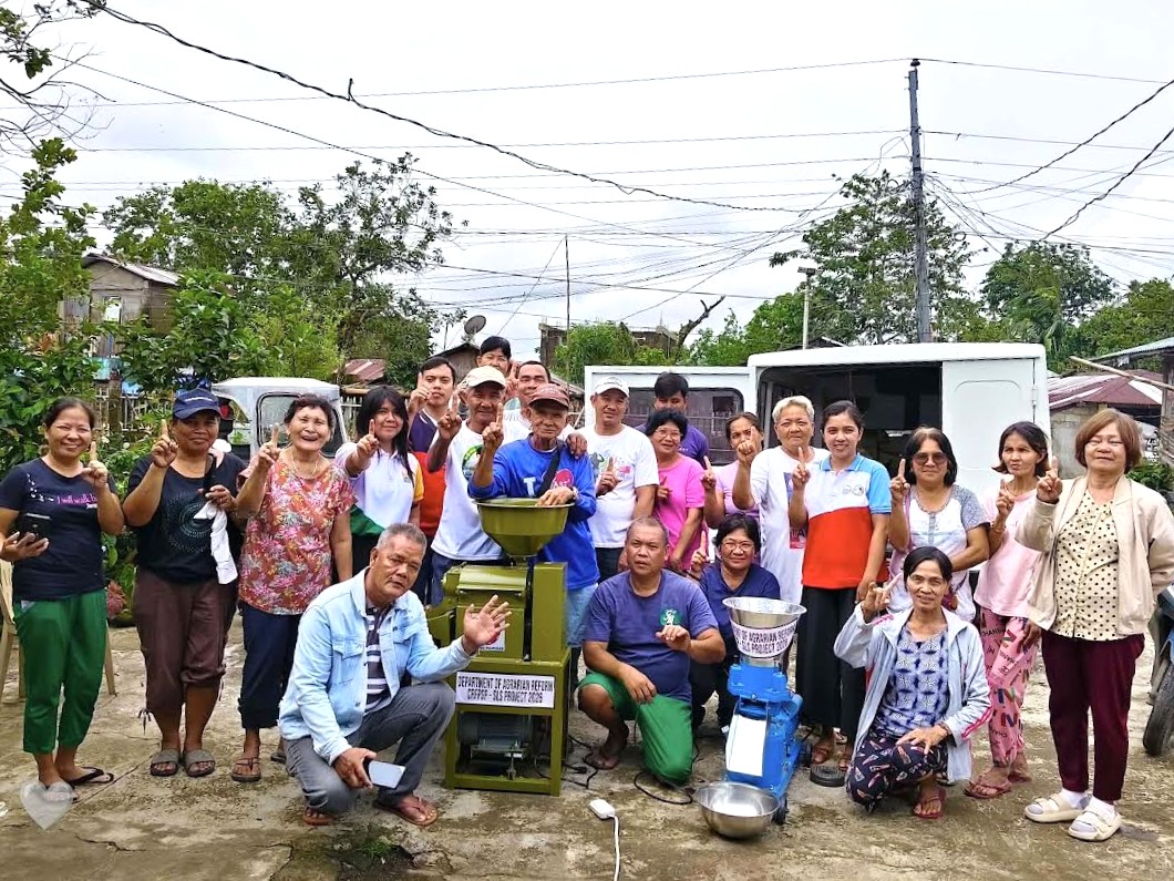 DAR provides modern tools to beneficiaries in Camarines Norte