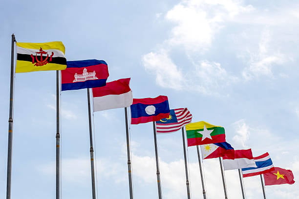 Phl pushes economic initiatives at ASEAN ministers' retreat
