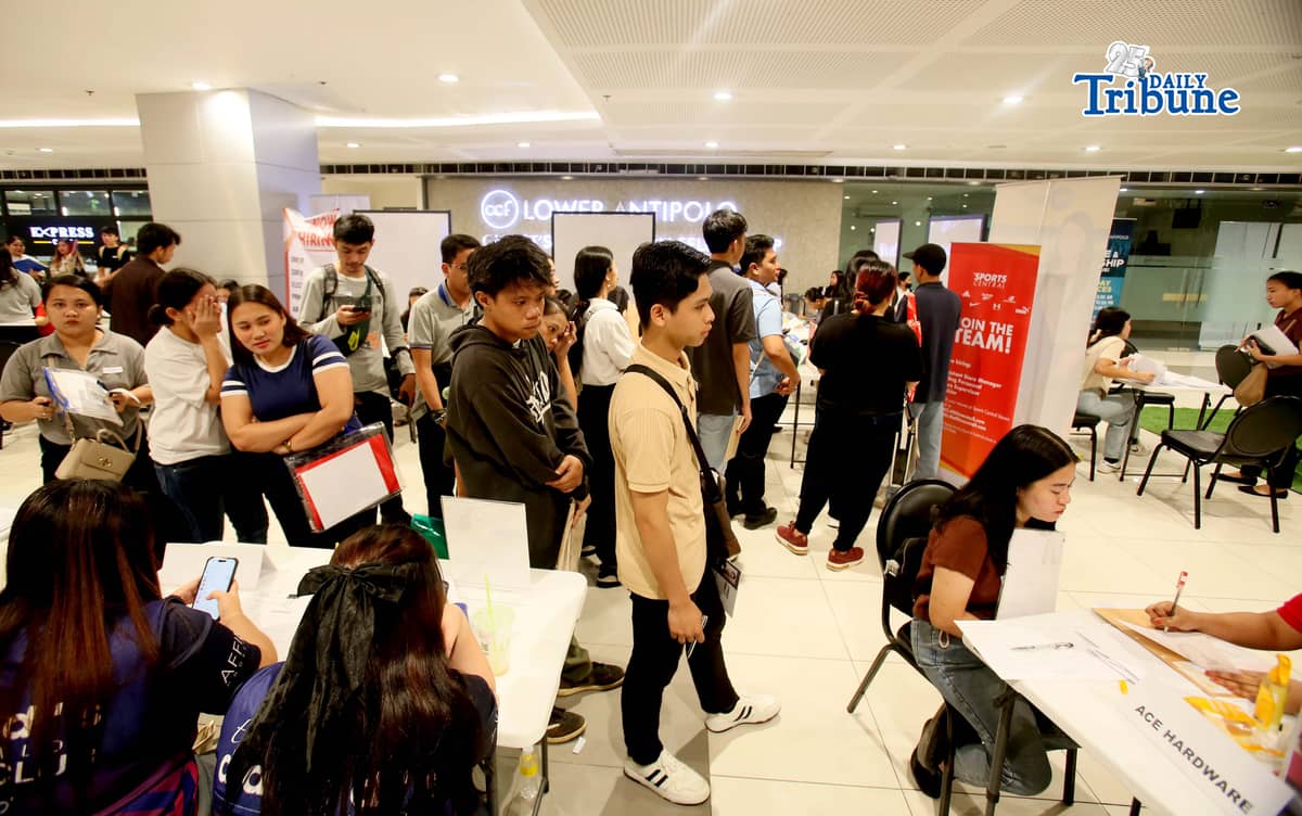 (March 04 2026) Jobseekers flock at the Job Fair at SM Center Antipolo Downtown on March 4 2026, an initiative with the Department of Labor and Employment, Antipolo Public Employment Service Office, and the City Government of Antipolo, opening access to more than 1,600 local job opportunities up for grabs. Photo/Analy Labor