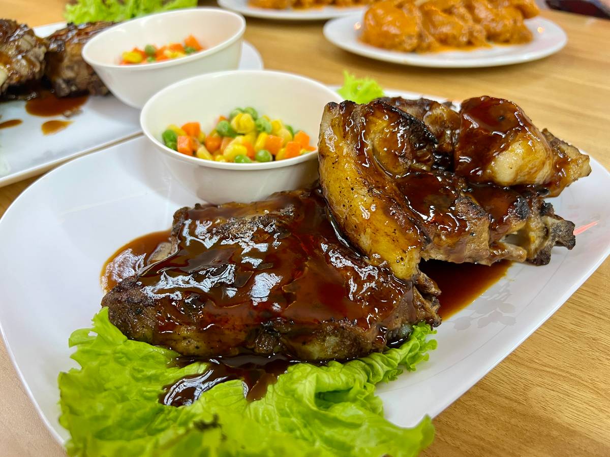HAPPY Ribs, Lower Ground.